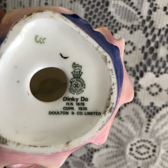 Royal Doulton Pink Blue Maid Figurine. Dinky Do - Picture 7 of 11